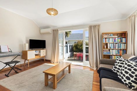 Photo of property in 14 Wayside, Miramar, Wellington, 6022