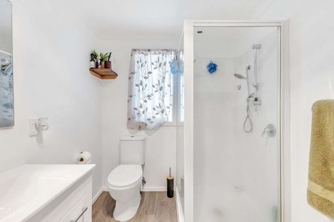 Photo of property in 16 Alberta Road, Glen Avon, New Plymouth, 4312