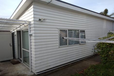 Photo of property in 2/2 Udys Road, Pakuranga Heights, Auckland, 2010