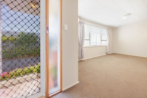 Photo of property in 2/17 Bowling Road, Greenmeadows, Napier, 4112