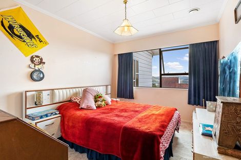 Photo of property in 21 Fitzpatrick Street, Newlands, Wellington, 6037