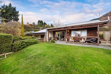 Photo of property in 4a Avalon Crescent, Fernhill, Queenstown, 9300