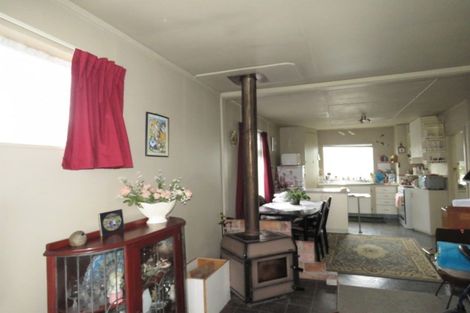 Photo of property in 27 Lyndhurst Street, Westport, 7825