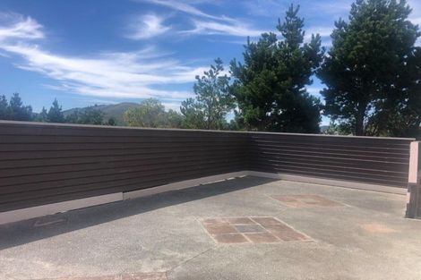 Photo of property in 18 Jasmine Grove, Maungaraki, Lower Hutt, 5010