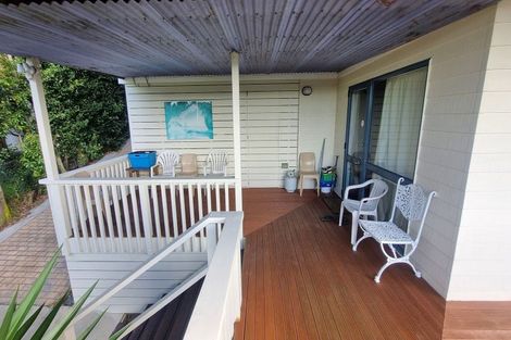 Photo of property in 18 Tawhana Crescent, Red Beach, 0932