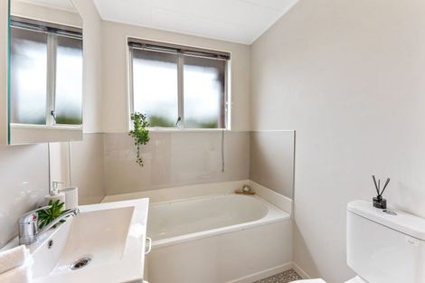 Photo of property in 8f3- Tawai Street, Trentham, Upper Hutt, 5018