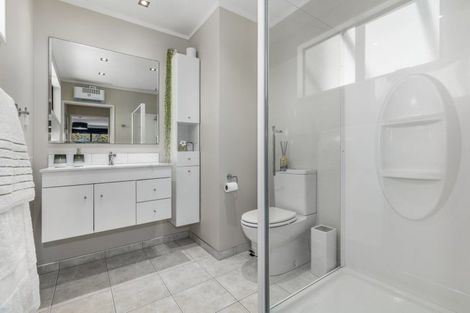 Photo of property in 9 Kinnel Grove, Papakowhai, Porirua, 5024