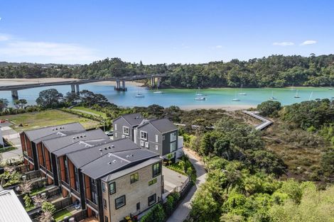 Photo of property in 5/35 Marine Parade, Hobsonville, Auckland, 0616