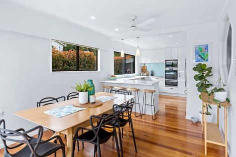 Photo of property in 10 Ardern Avenue, Stanmore Bay, Whangaparaoa, 0932