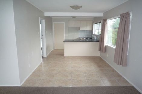 Photo of property in 71 Kemp Road, Massey, Auckland, 0614