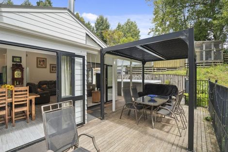 Photo of property in 2 Cowan Bay Road, Pohuehue, Warkworth, 0983