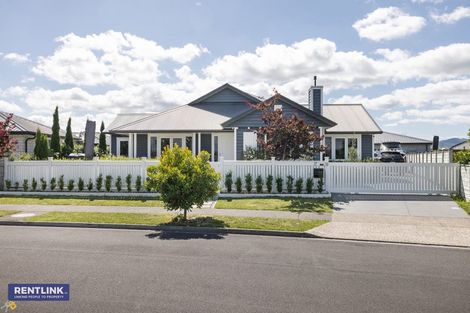 Photo of property in 17 Matepu Crescent, Pyes Pa, Tauranga, 3112
