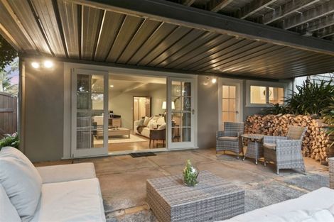 Photo of property in 42 Maritime Terrace, Birkenhead, Auckland, 0626