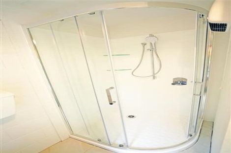 Photo of property in 8 Nicholson Place, Hillcrest, Auckland, 0627