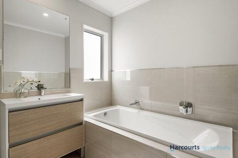 Photo of property in 7 Samuel Cassidy Avenue, Swanson, Auckland, 0614