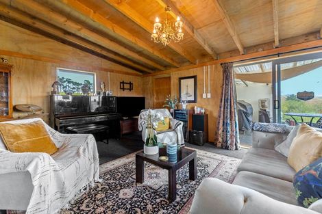Photo of property in 100 Evans Road, South Head, Helensville, 0874