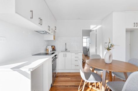 Photo of property in 1/34 Evelyn Place, Hillcrest, Auckland, 0627