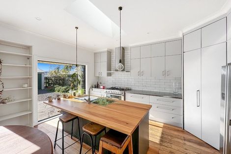 Photo of property in 9 Elizabeth Street, Moera, Lower Hutt, 5010