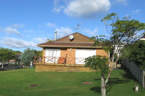 Photo of property in 2/2 Perendale Close, Somerville, Auckland, 2014