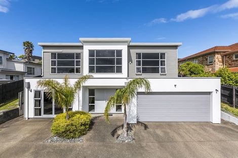 Photo of property in 24 Kittiwake Drive, Schnapper Rock, Auckland, 0632