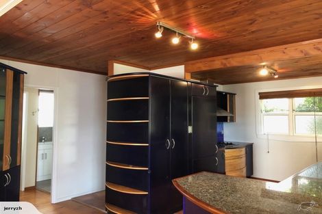 Photo of property in 83 Red Beach Road, Red Beach, 0932