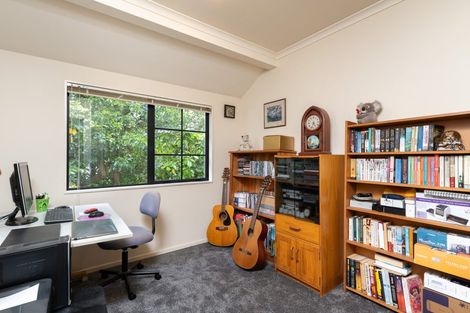 Photo of property in 17 Corsham Grove, Churton Park, Wellington, 6037