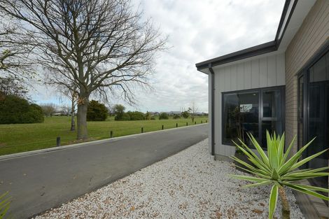Photo of property in 11 Glenbarr Lane, Broomfield, Christchurch, 8042