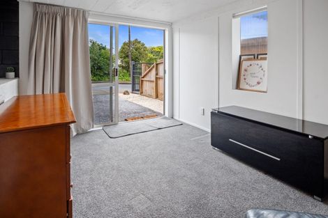 Photo of property in 18a Tiroroa Avenue, Te Atatu South, Auckland, 0610