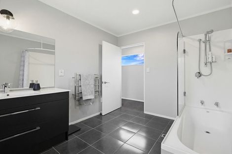 Photo of property in 18 Westbrook Place, Pomare, Rotorua, 3015