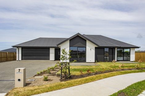 Photo of property in 7 Yates Place, Amberley, 7410