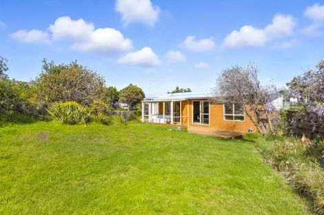 Photo of property in 29 Sarah Street, Waikawa Beach, Manakau, 5573
