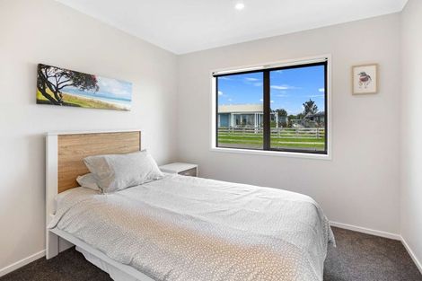 Photo of property in 139 Rangiora Crescent, Matarangi, Whitianga, 3592
