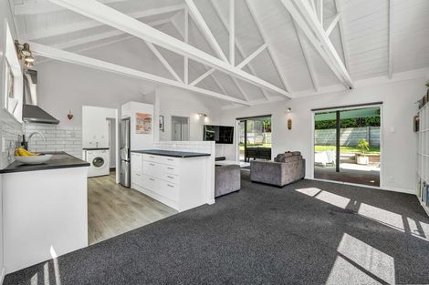 Photo of property in 28a Riversdale Drive, Merrilands, New Plymouth, 4312