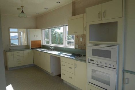 Photo of property in 130 Seaview Road, Paraparaumu Beach, Paraparaumu, 5032