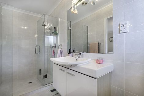 Photo of property in 11 Laing Place, Otumoetai, Tauranga, 3110