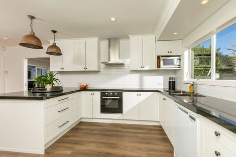 Photo of property in 49 Compton Street, Hillcrest, Auckland, 0627