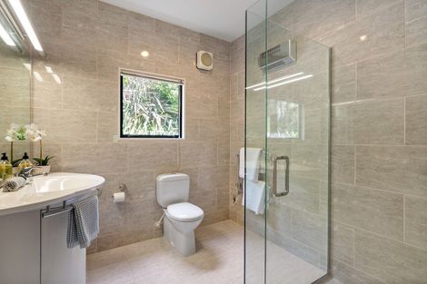 Photo of property in 52 Walter Road, Lowry Bay, Lower Hutt, 5013