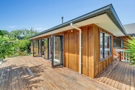 Photo of property in 104a Awaroa Road, Helensville, 0800