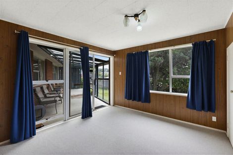 Photo of property in 10 Avalon Place, Glenfield, Auckland, 0629