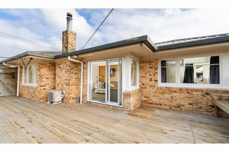Photo of property in 330 Glengarry Road, Glen Eden, Auckland, 0602