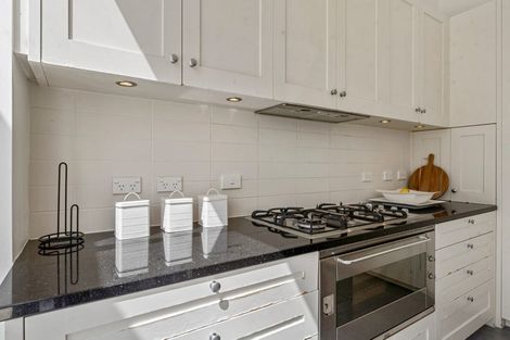 Photo of property in 4 Hinemoa Terrace, Birkenhead, Auckland, 0626