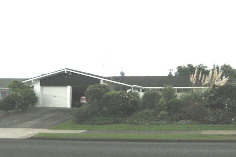 Photo of property in 15 Priestley Drive, Bucklands Beach, Auckland, 2014