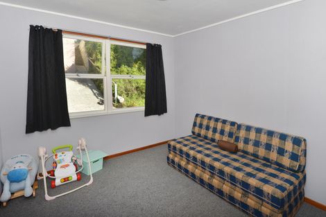 Photo of property in 43 Ogle Crescent, Te Kamo, Whangarei, 0112