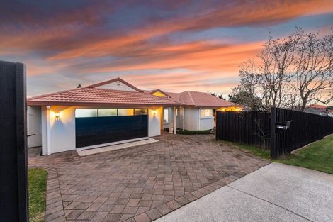 Photo of property in 96r Waikite Road, Welcome Bay, Tauranga, 3175