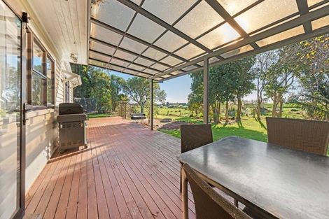 Photo of property in 6929 South Road, Warea, New Plymouth, 4381