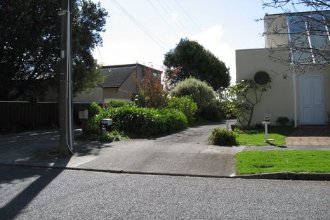 Photo of property in 237/a Riverside Drive, Waterloo, Lower Hutt, 5011