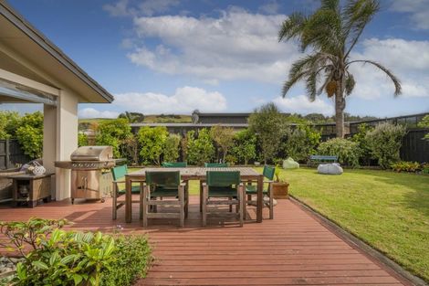 Photo of property in 18 Captain Wood Avenue, Whitianga, 3510