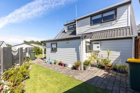 Photo of property in 3 Ngarue Place, Waitara, 4320