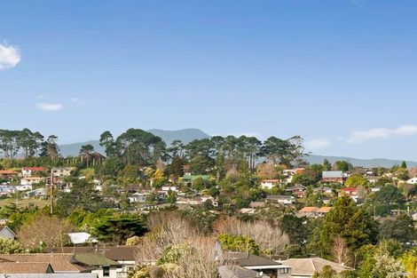 Photo of property in 37 Athena Drive, Totara Vale, Auckland, 0629