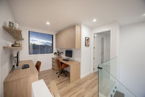 Photo of property in 5 Edenmore Terrace, Fitzherbert, Palmerston North, 4410
